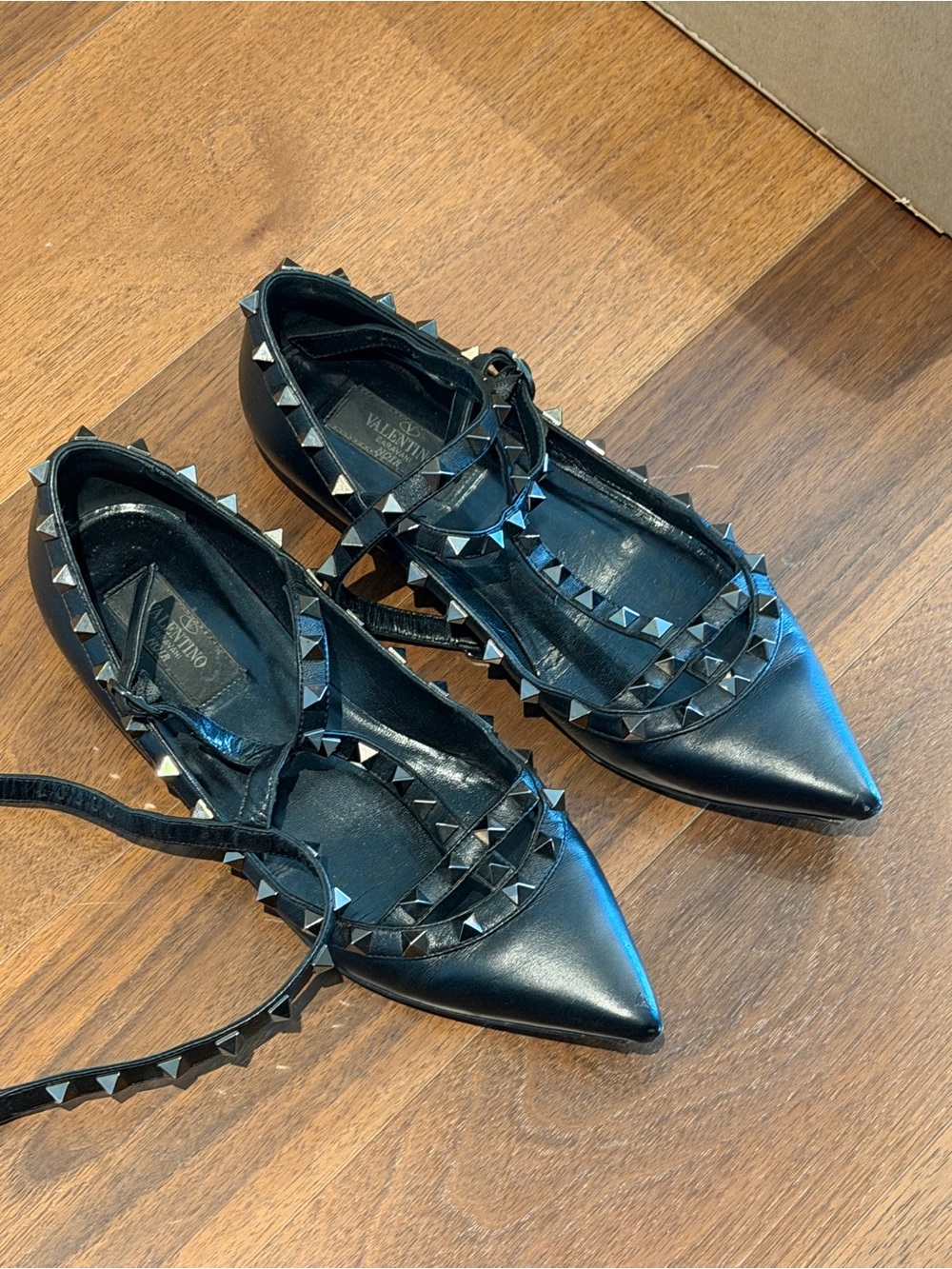 Valentino Black Pointed Leather Rockstud T-Strap Flats